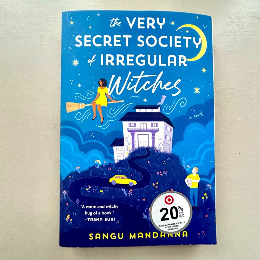 The Very Secret Society of Irregular Witches (paperback)